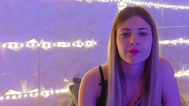 Snapshot of Aishha_ chatting on December 1, 5:52 am Aishha online show from December 1, 5:52 am