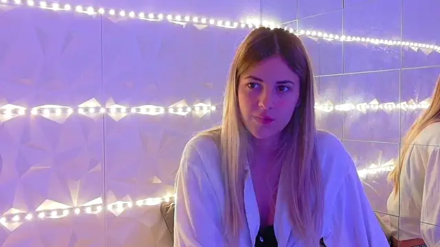 Snapshot of Aishha_ chatting on September 19, 5:22 am Aishha online show from September 19, 5:22 am