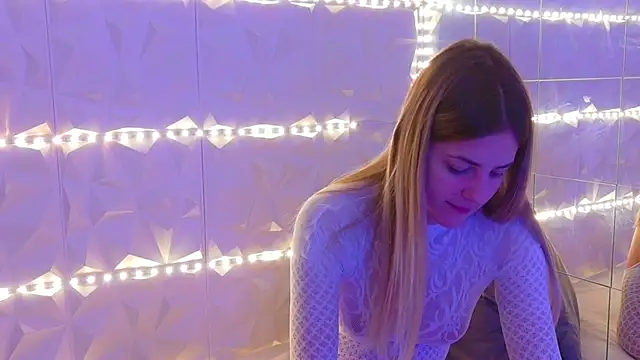 Snapshot of Aishha_ chatting on November 13, 6:06 am Aishha online show from November 13, 6:06 am