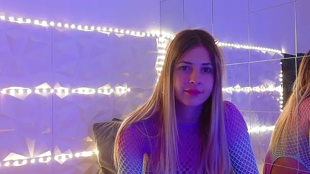 Snapshot of Aishha_ chatting on October 6, 5:08 am Aishha online show from October 6, 5:08 am