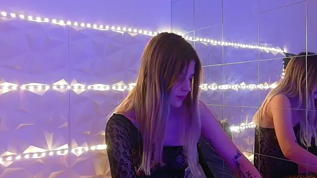 Snapshot of Aishha_ chatting on October 31, 5:59 am Aishha online show from October 31, 5:59 am