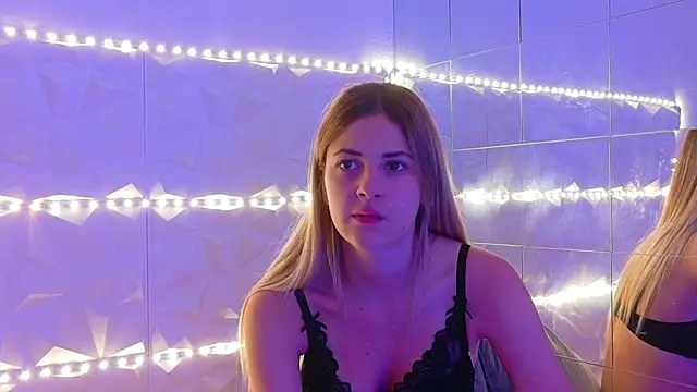 Snapshot of Aishha_ chatting on September 25, 5:13 am Aishha online show from September 25, 5:13 am