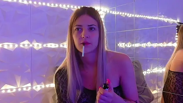 Snapshot of Aishha_ chatting on October 21, 5:07 am Aishha online show from October 21, 5:07 am