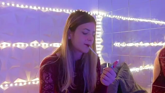 Snapshot of Aishha_ chatting on November 4, 6:06 am Aishha online show from November 4, 6:06 am