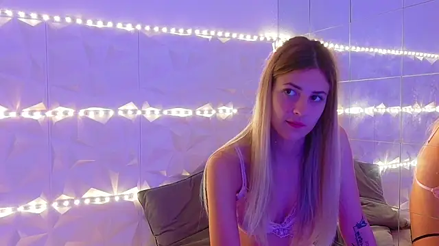 Snapshot of Aishha_ chatting on September 10, 5:17 am Aishha online show from September 10, 5:17 am
