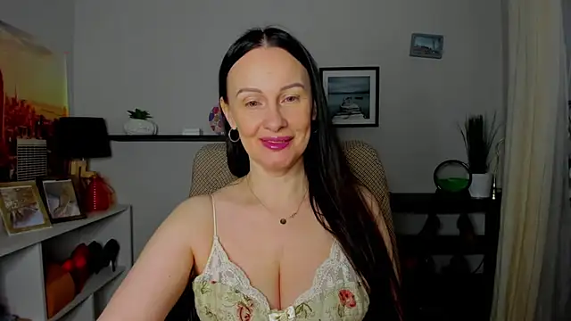 Snapshot of Velvet_Jasmine chatting on November 6, 6:39 am Velvet Jasmine online show from November 6, 6:39 am