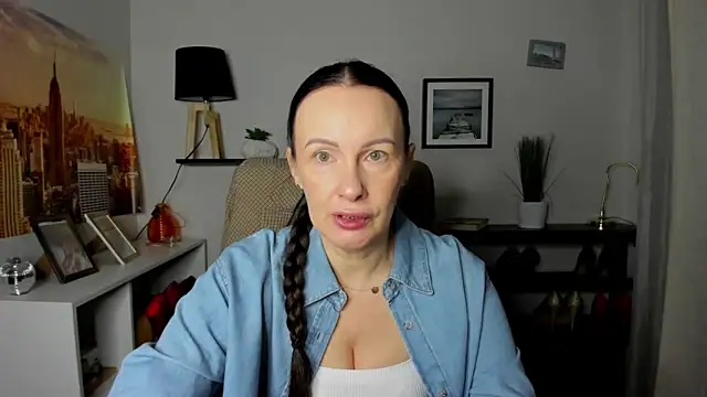 Velvet Jasmine online show from February 6, 6:31 am