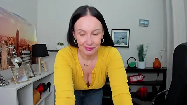 Snapshot of Velvet_Jasmine chatting on October 9, 5:41 am Velvet Jasmine online show from October 9, 5:41 am
