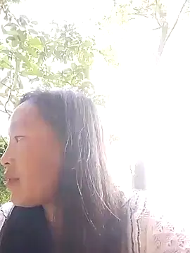 miss-su online show from March 31, 10:17 am