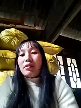 miss-su online show from December 1, 2:01 am