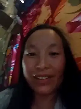 miss-su online show from April 12, 9:12 am