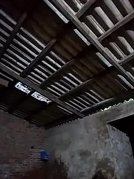 miss-su online show from April 8, 11:22 am