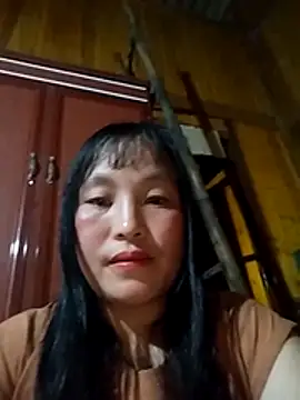 miss-su online show from December 3, 10:03 am