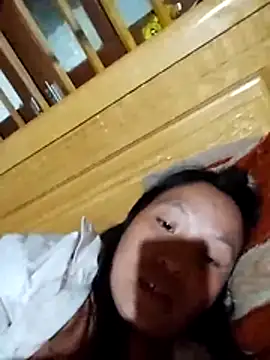 miss-su online show from April 18, 10:28 am