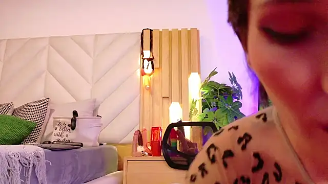 Zafiro Gem  online show from September 17, 7:38 pm