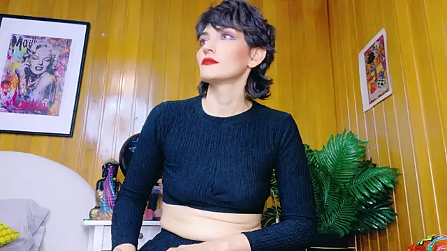 Zafiro Gem  online show from November 7, 8:35 pm