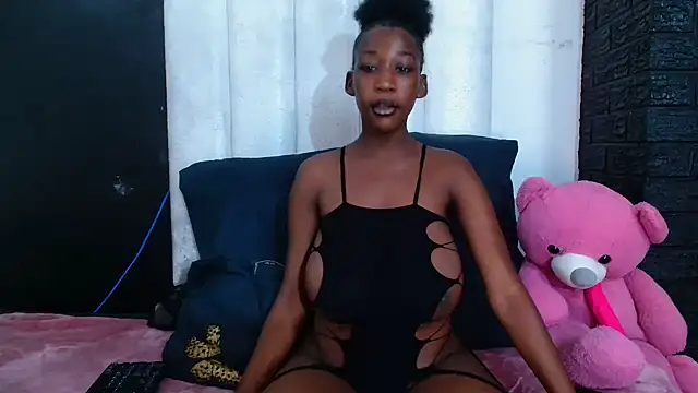 DarkQueen25x online show from March 8, 10:02 pm