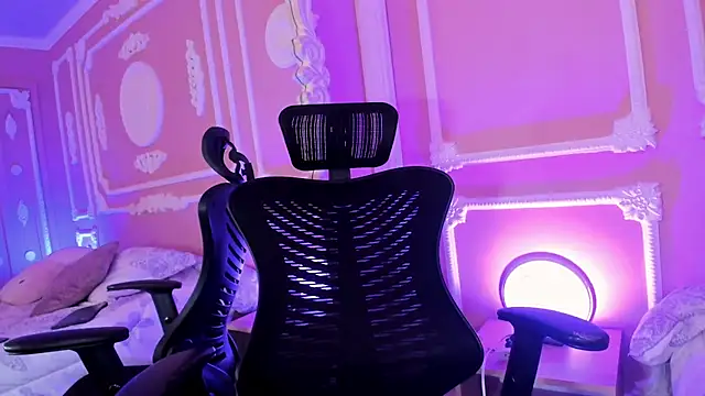 aitana johns online show from October 23, 12:26 pm