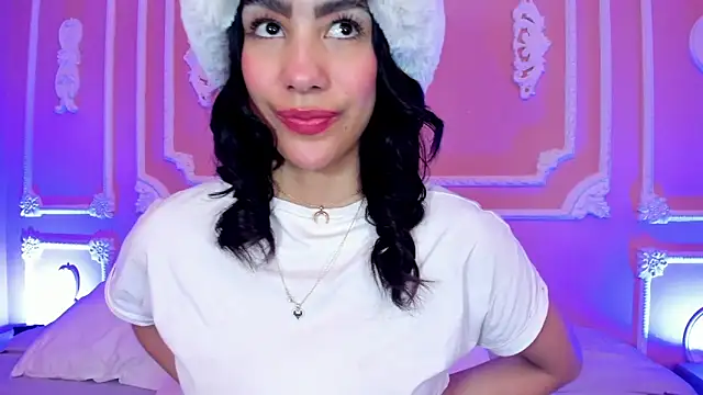 Snapshot of aitana_johns chatting on September 11, 11:54 am aitana johns online show from September 11, 11:54 am