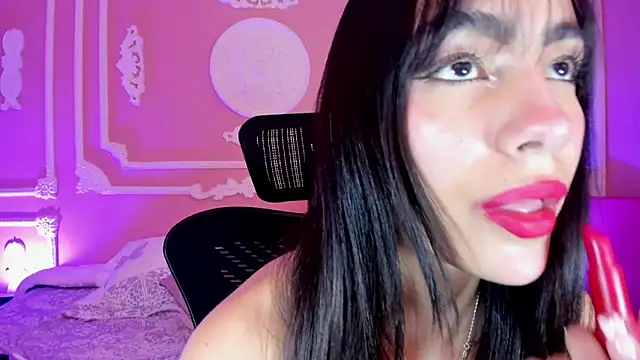 Snapshot of aitana_johns chatting on September 23, 12:12 pm aitana johns online show from September 23, 12:12 pm