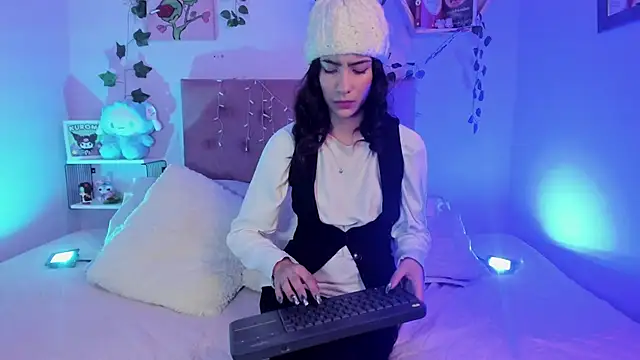 aitana johns online show from November 17, 12:09 pm