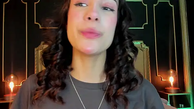 aitana johns online show from December 4, 12:26 pm