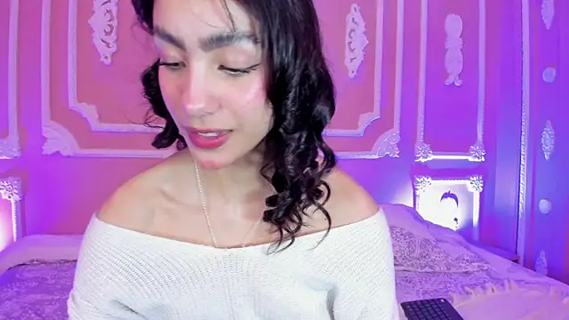 Snapshot of aitana_johns chatting on October 7, 12:28 pm aitana johns online show from October 7, 12:28 pm