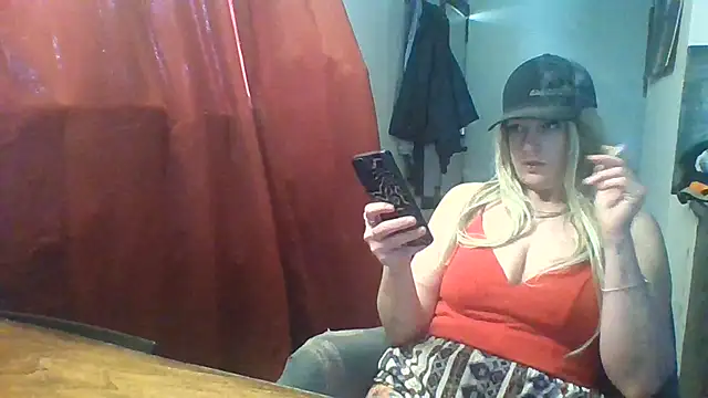 cutiekayls online show from June 26, 6:14 pm
