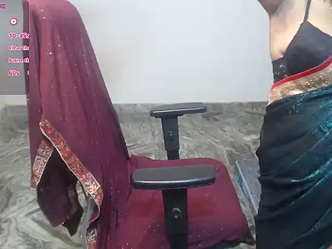  LoveBirds online show from March 27, 6:20 pm