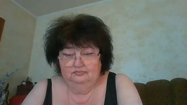 Snapshot of MilaSky5303 chatting on June 12, 2:48 pm MilaSky5303 online show from June 12, 2:48 pm