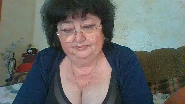 Snapshot of MilaSky5303 chatting on June 2, 12:05 pm MilaSky5303 online show from June 2, 12:05 pm