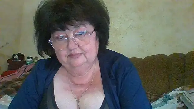Snapshot of MilaSky5303 chatting on May 27, 9:11 pm MilaSky5303 online show from May 27, 9:11 pm