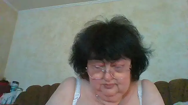 Snapshot of MilaSky5303 chatting on July 4, 1:15 pm MilaSky5303 online show from July 4, 1:15 pm