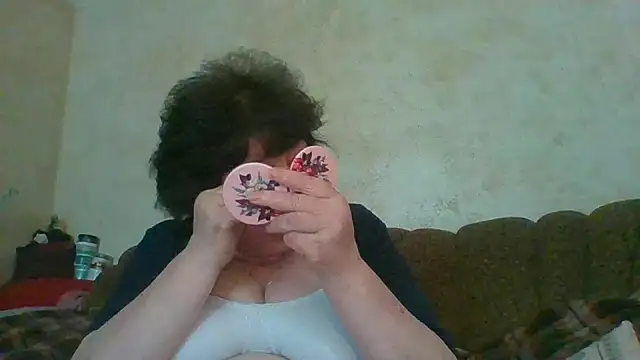Snapshot of MilaSky5303 chatting on June 5, 2:34 pm MilaSky5303 online show from June 5, 2:34 pm