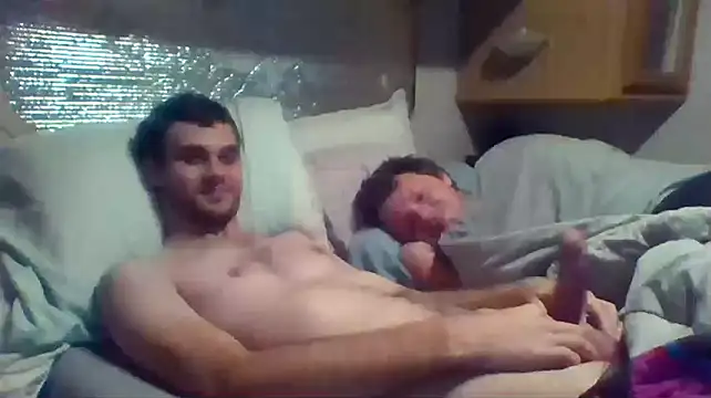 Snapshot of DeafGuyProud389 chatting on November 8, 9:02 am DeafGuyProud389 online show from November 8, 9:02 am