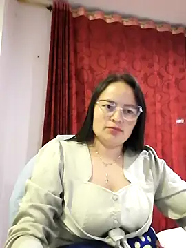 Daliz Leon online show from October 12, 1:40 am