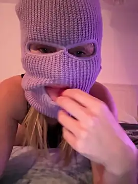 Milfnextdaw online show from October 4, 9:49 pm
