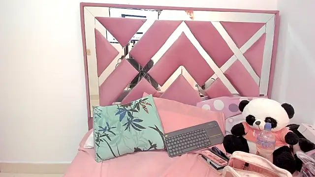 bellalumi online show from February 19, 4:31 am