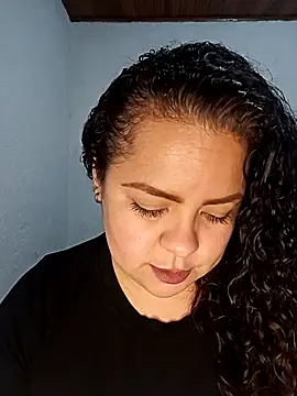 Snapshot of Miss_Adriana01 chatting on February 17, 4:43 am Miss Adriana01 online show from February 17, 4:43 am