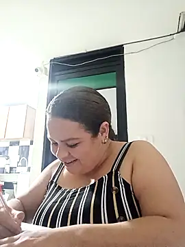 Miss Adriana01 online show from May 6, 10:14 pm