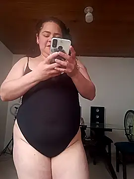 Snapshot of Miss_Adriana01 chatting on December 19, 5:26 pm Miss Adriana01 online show from December 19, 5:26 pm