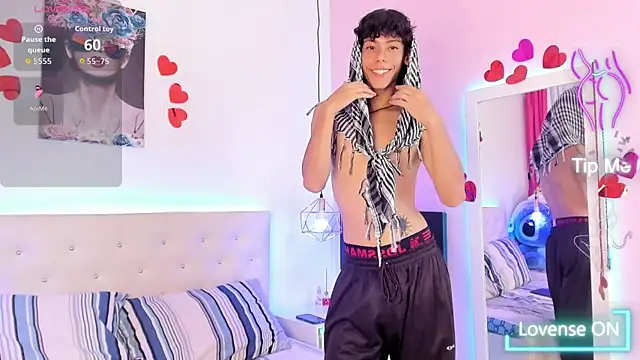 Snapshot of Thedoll_ethan7 chatting on September 9, 8:18 pm Thedoll ethan7 online show from September 9, 8:18 pm