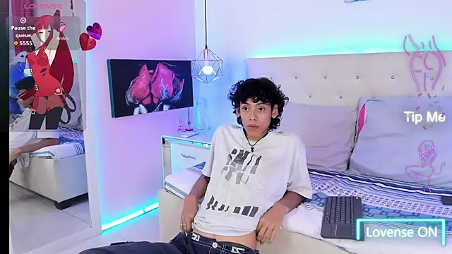 Snapshot of Thedoll_ethan7 chatting on October 9, 7:47 pm Thedoll ethan7 online show from October 9, 7:47 pm