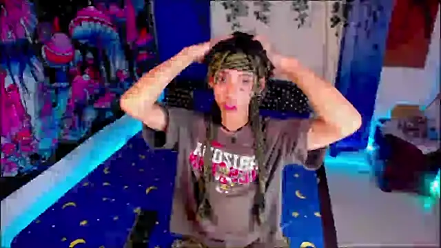Snapshot of Thedoll_ethan7 chatting on May 6, 2:37 am Thedoll ethan7 online show from May 6, 2:37 am