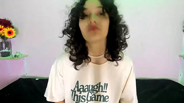 Snapshot of TeensNews18 chatting on October 26, 11:43 am TeensNews18 online show from October 26, 11:43 am