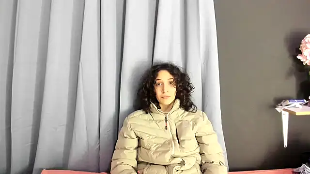 Snapshot of TeensNews18 chatting on November 2, 12:37 am TeensNews18 online show from November 2, 12:37 am