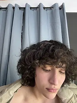 Snapshot of TeensNews18 chatting on February 13, 11:49 pm TeensNews18 online show from February 13, 11:49 pm