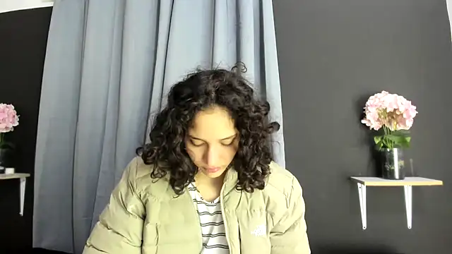 Snapshot of TeensNews18 chatting on November 12, 11:25 am TeensNews18 online show from November 12, 11:25 am