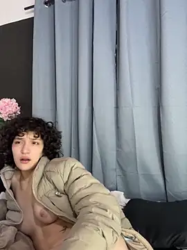 Snapshot of TeensNews18 chatting on February 15, 11:20 am TeensNews18 online show from February 15, 11:20 am