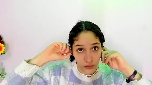 Snapshot of TeensNews18 chatting on October 24, 11:15 pm TeensNews18 online show from October 24, 11:15 pm